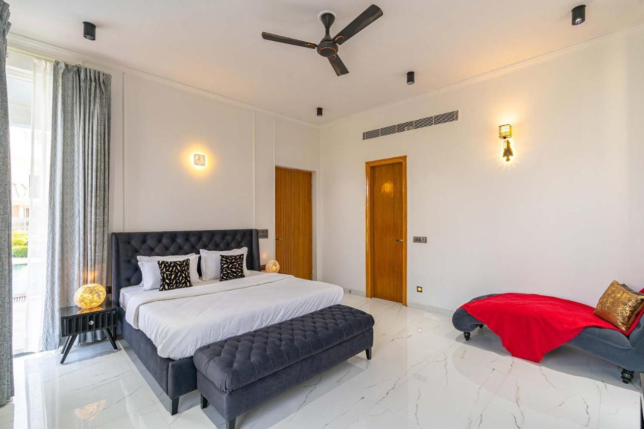 Stayvista At Le Blanc Escape W Outdoor Pool Sohna Εξωτερικό φωτογραφία