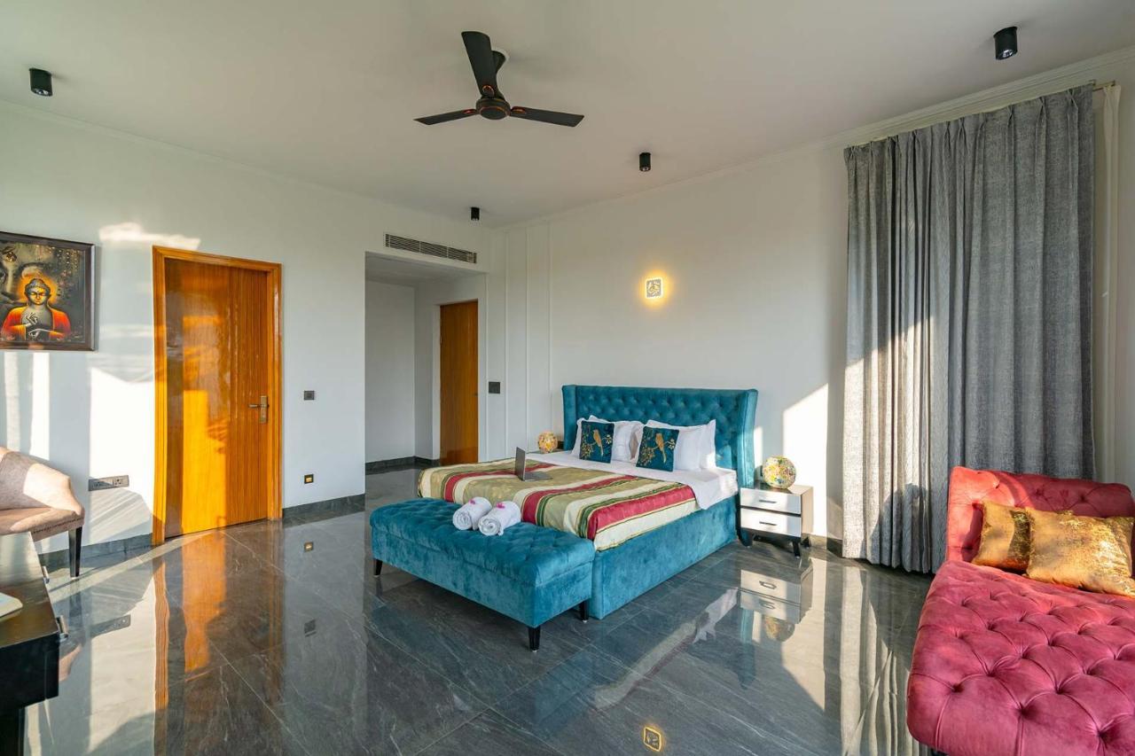 Stayvista At Le Blanc Escape W Outdoor Pool Sohna Εξωτερικό φωτογραφία