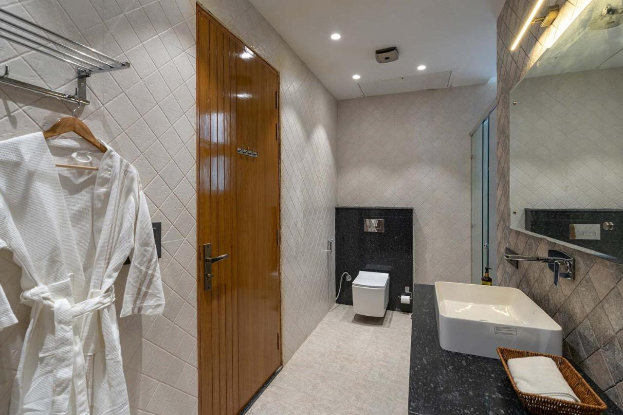 Stayvista At Le Blanc Escape W Outdoor Pool Sohna Εξωτερικό φωτογραφία