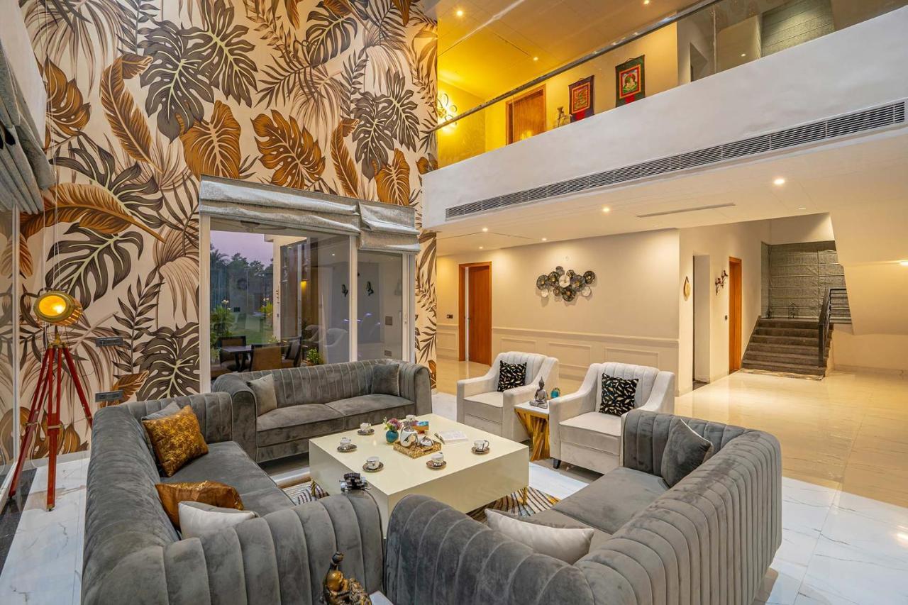 Stayvista At Le Blanc Escape W Outdoor Pool Sohna Εξωτερικό φωτογραφία