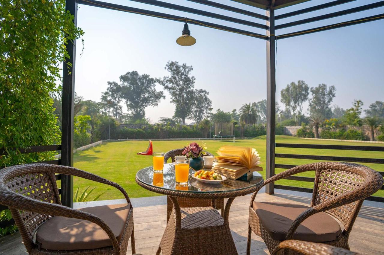Stayvista At Le Blanc Escape W Outdoor Pool Sohna Εξωτερικό φωτογραφία