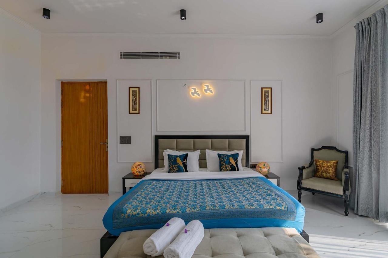 Stayvista At Le Blanc Escape W Outdoor Pool Sohna Εξωτερικό φωτογραφία
