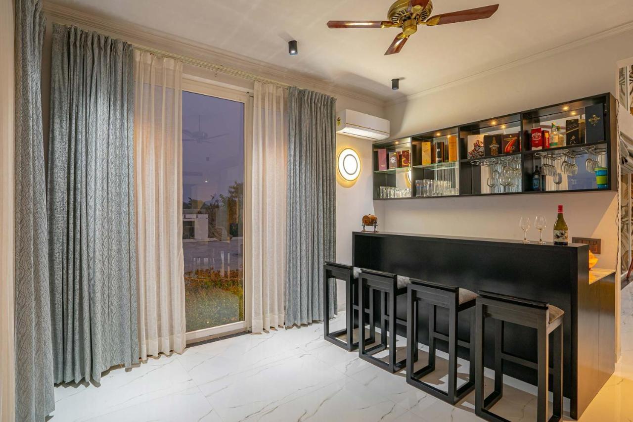 Stayvista At Le Blanc Escape W Outdoor Pool Sohna Εξωτερικό φωτογραφία