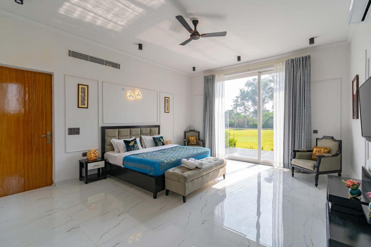 Stayvista At Le Blanc Escape W Outdoor Pool Sohna Εξωτερικό φωτογραφία