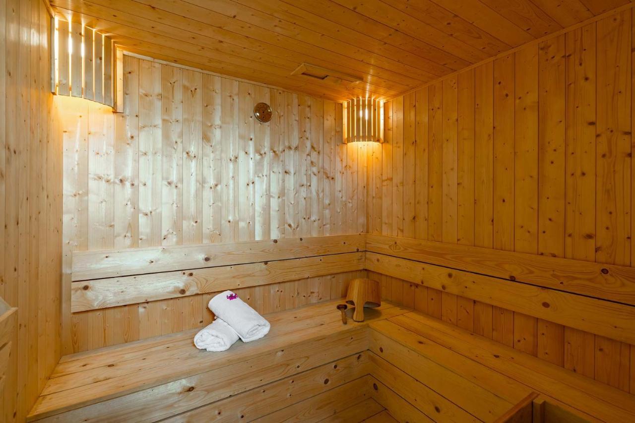 Stayvista At Le Blanc Escape W Outdoor Pool Sohna Εξωτερικό φωτογραφία